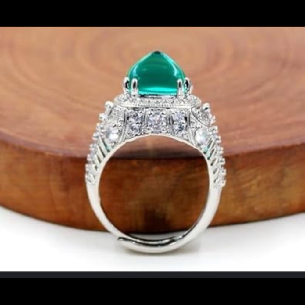 Unique Pyramid Shaped Emerald Statement Adjustabl… - image 1